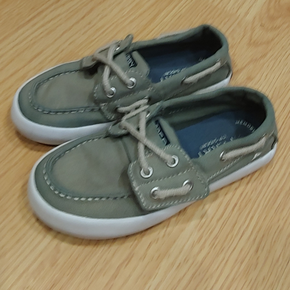 Toddlers 10 Sperry dock shoes